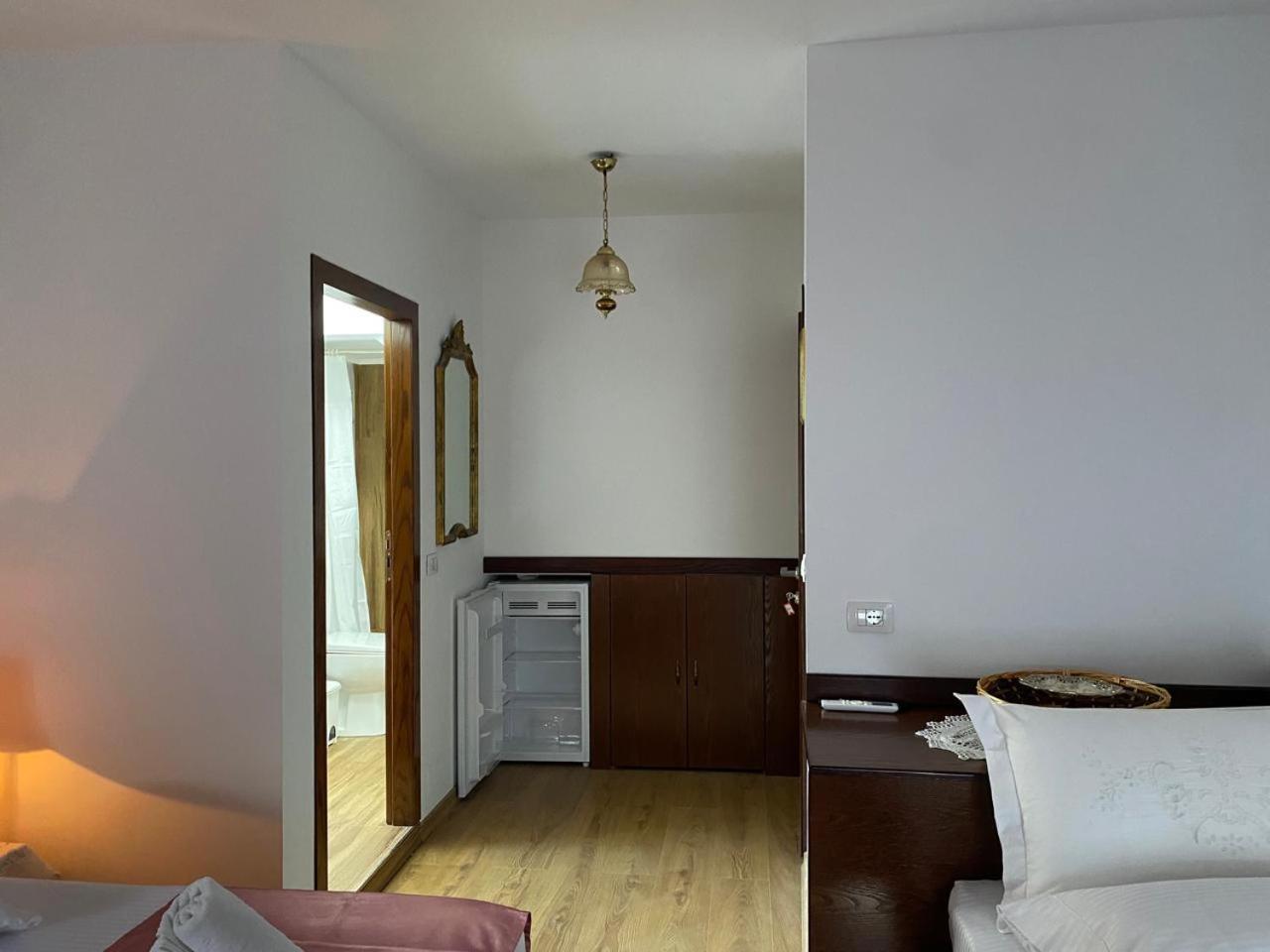 Yuri Guest House Gjirokaster Exterior photo