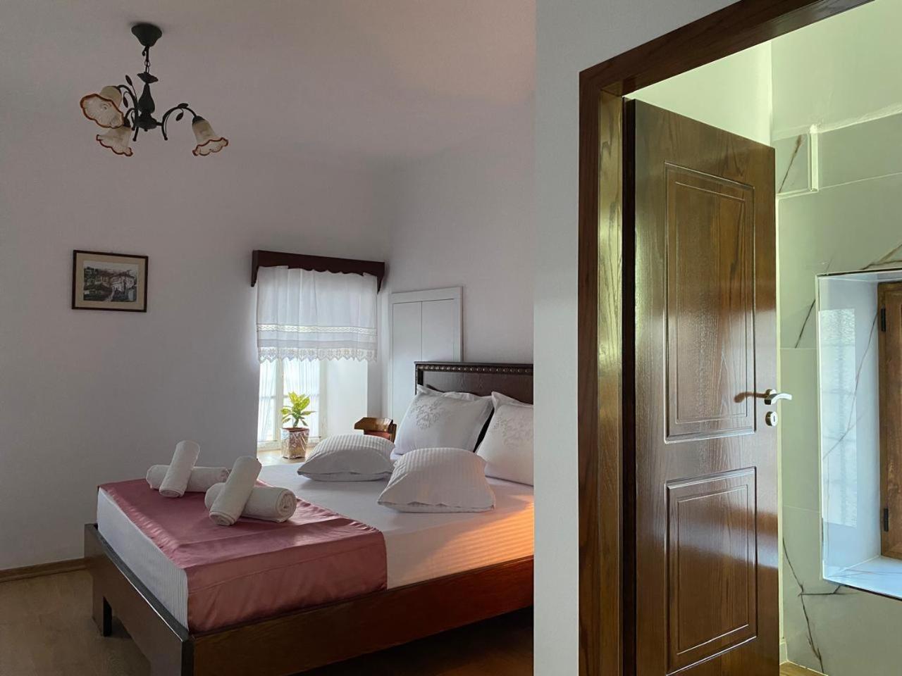 Yuri Guest House Gjirokaster Exterior photo
