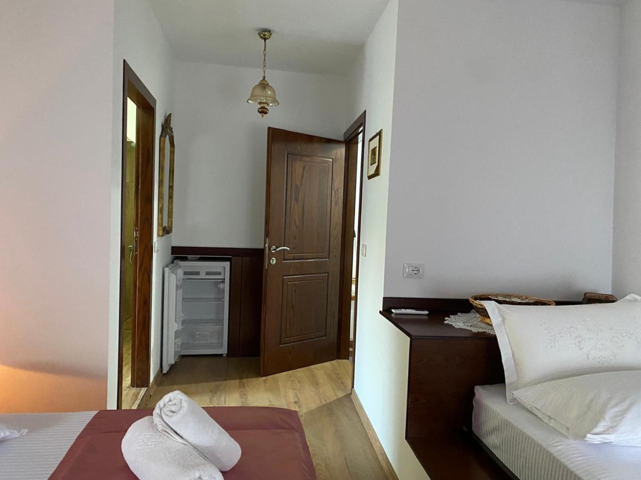 Yuri Guest House Gjirokaster Exterior photo